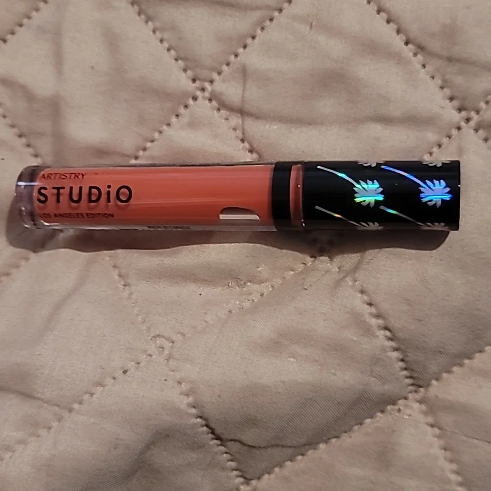 Artistry Studio Lip Oil Gloss Set of 2 Pacific Coral LA Edition New in Box